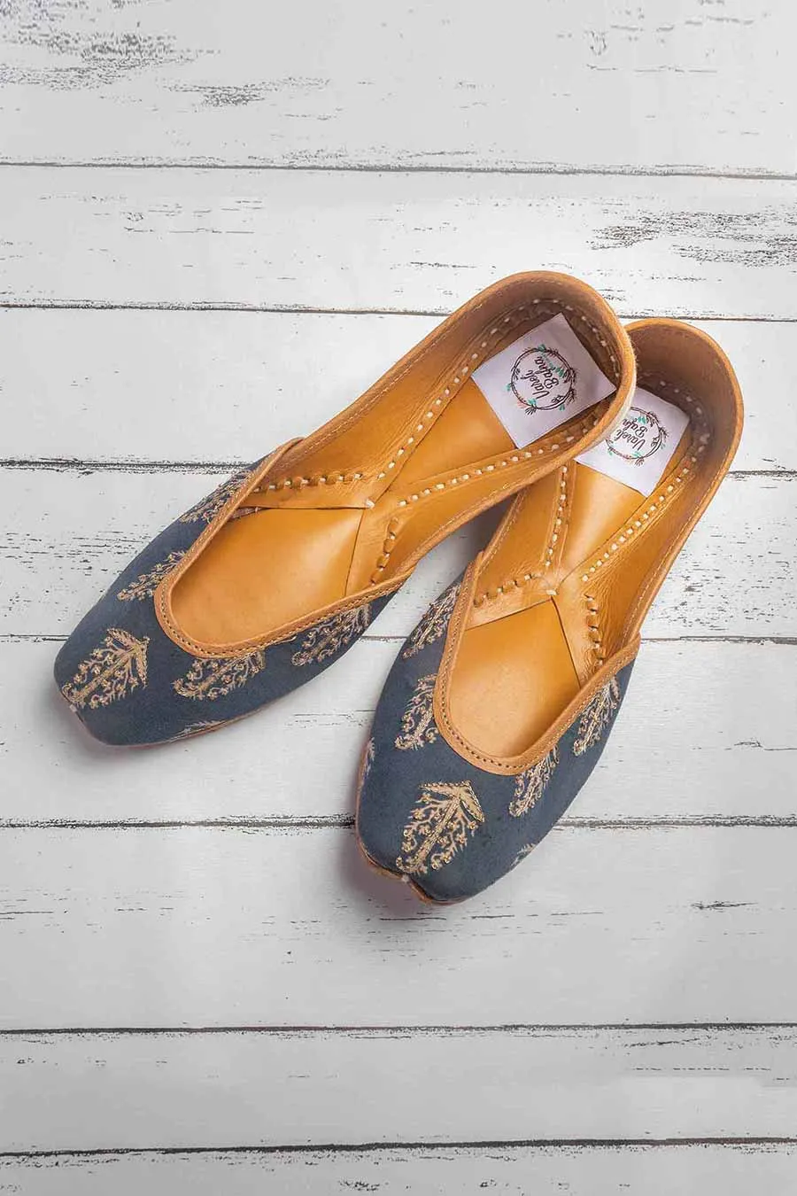 Blue & White Printed Jutti