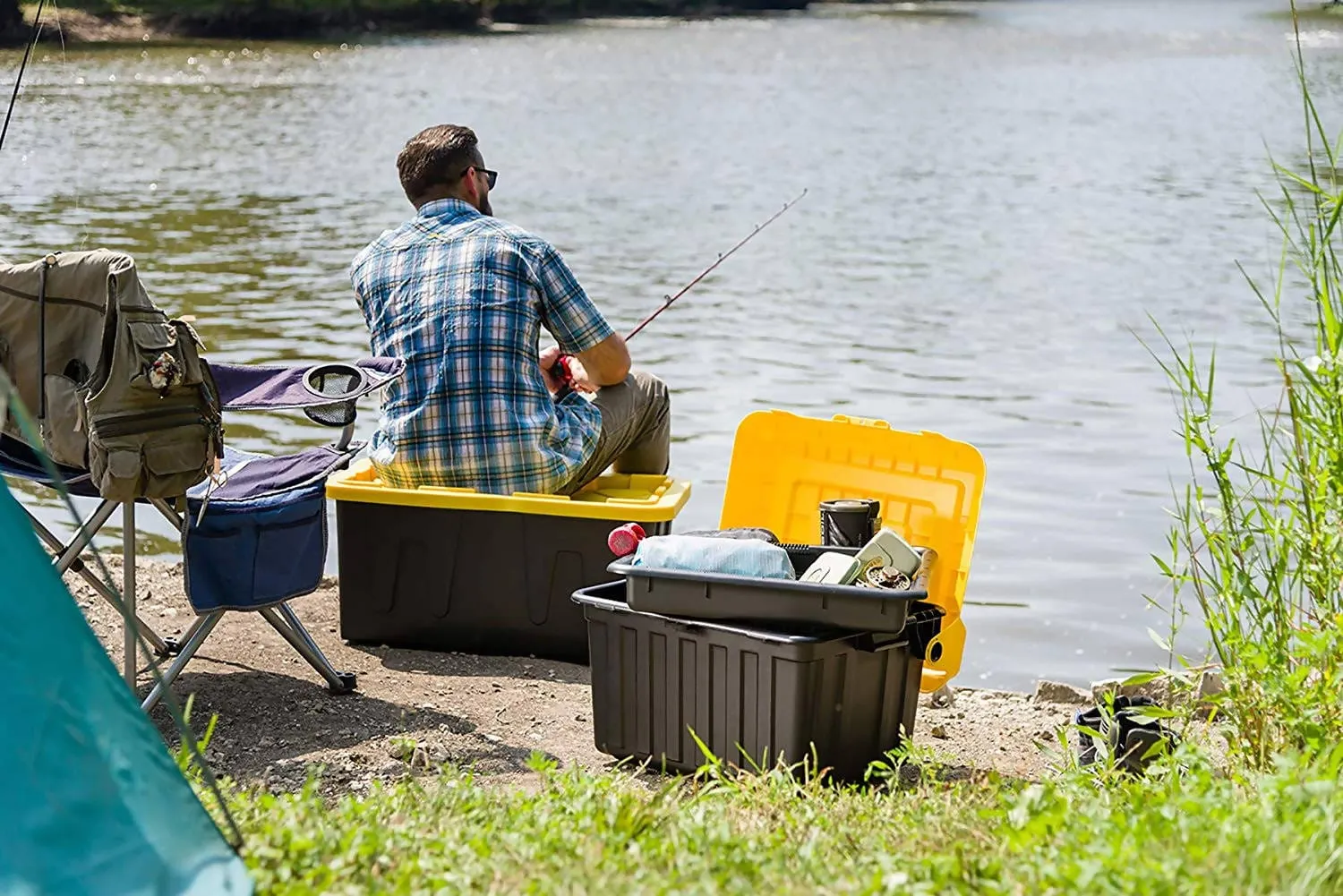Green Pak Commercial Tote 27 gal   Whether you are going camping, fishing, hauling sports equipment or just storing your personal items in the garage, this tote is the ultimate reliable tool to get the job done   -294000