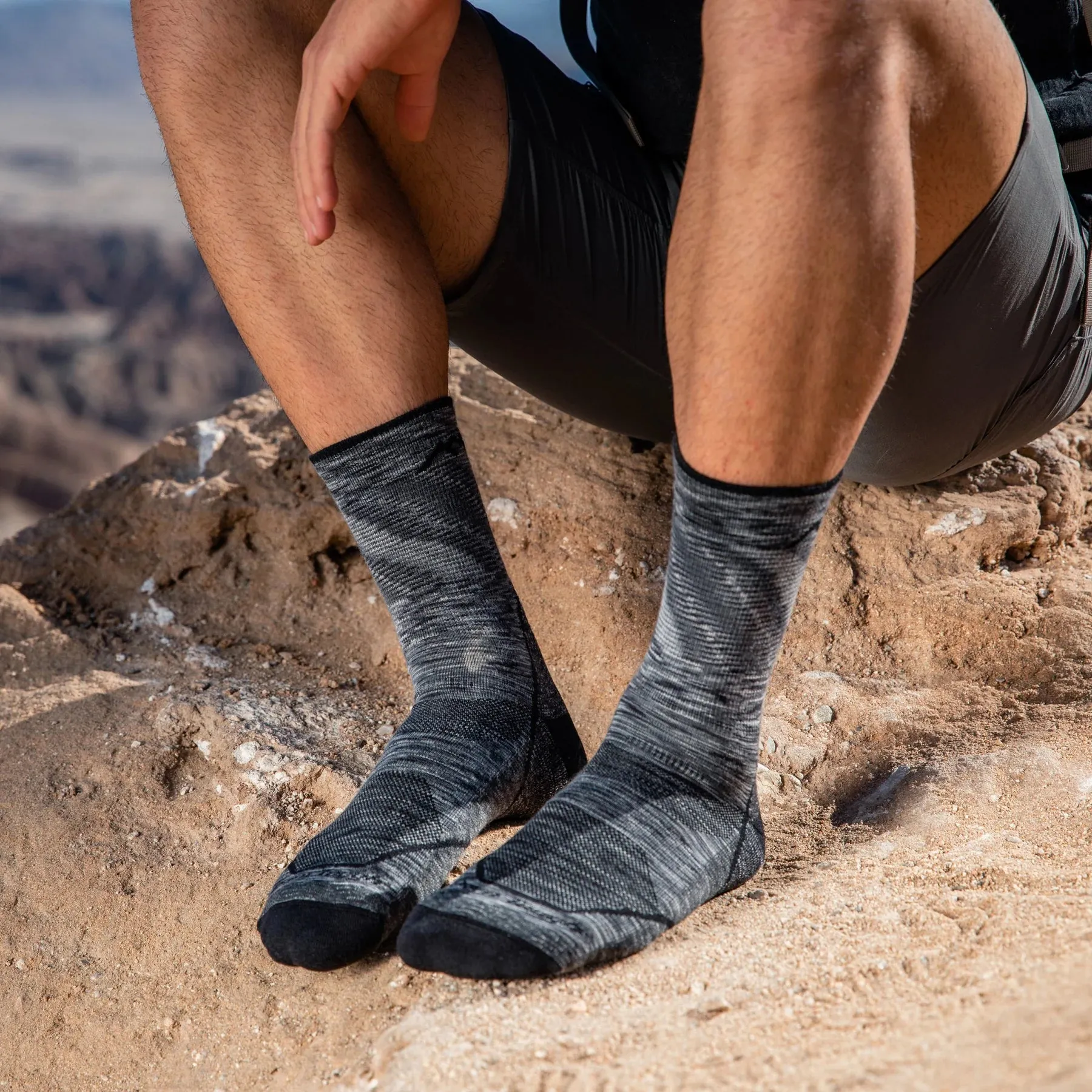 Light Hiker Micro Crew Lightweight Hiking Sock w/ Cushion (Men's) - D1972M