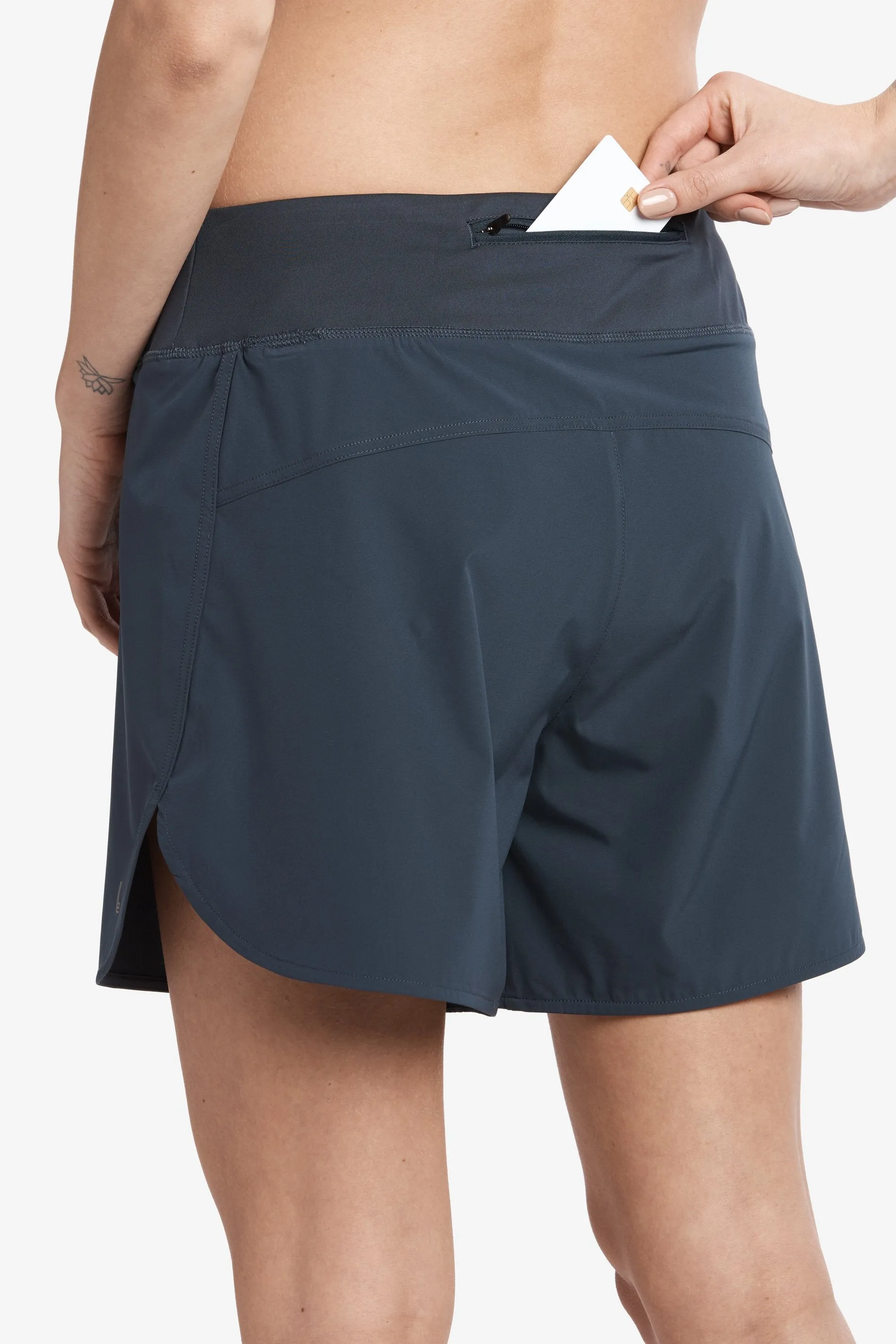RUNNING SHORT