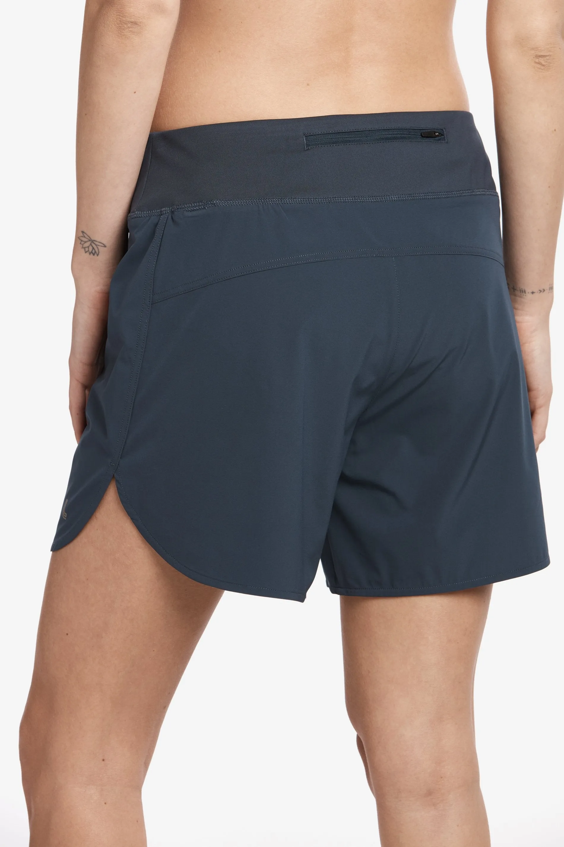 RUNNING SHORT